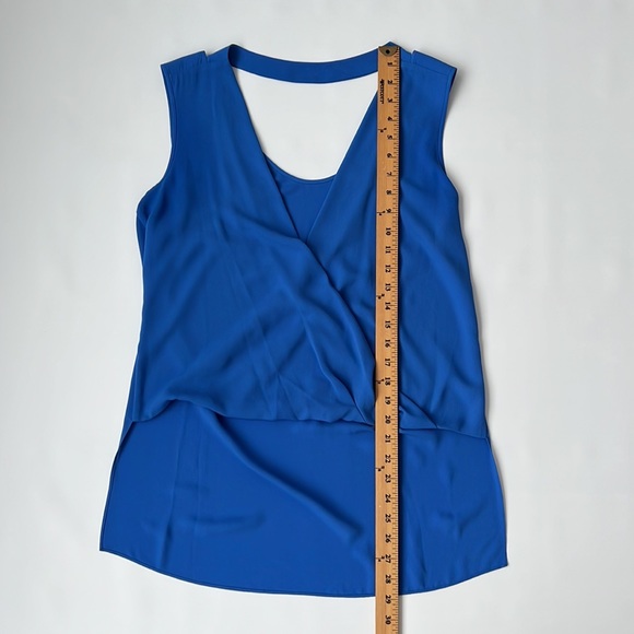 BCBGMAXAZRIA high/low sleeveless top - Picture 6 of 8